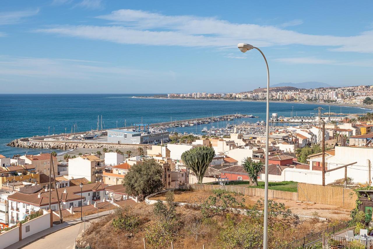 Sunshine Balcony- La Caleta Apartment Калета Де Велес Екстериор снимка