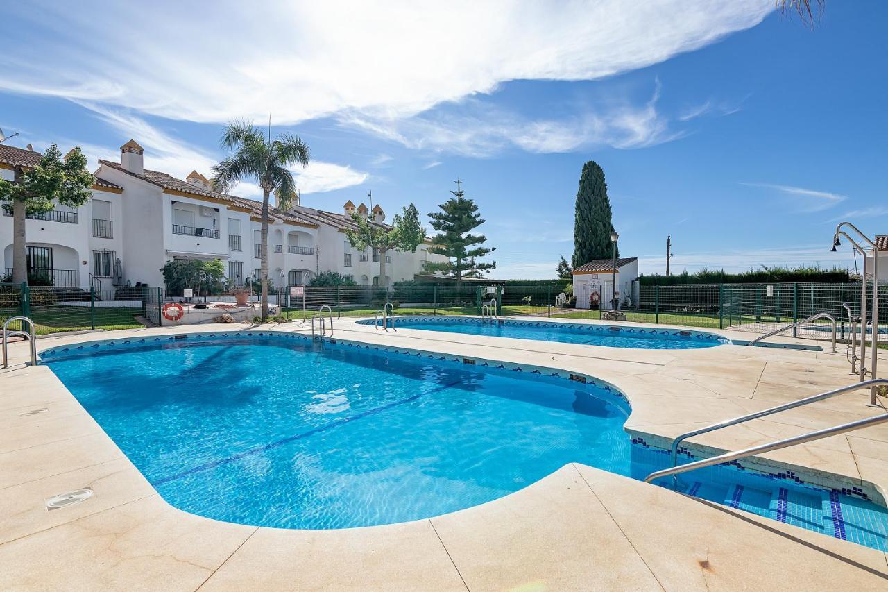 Sunshine Balcony- La Caleta Apartment Калета Де Велес Екстериор снимка